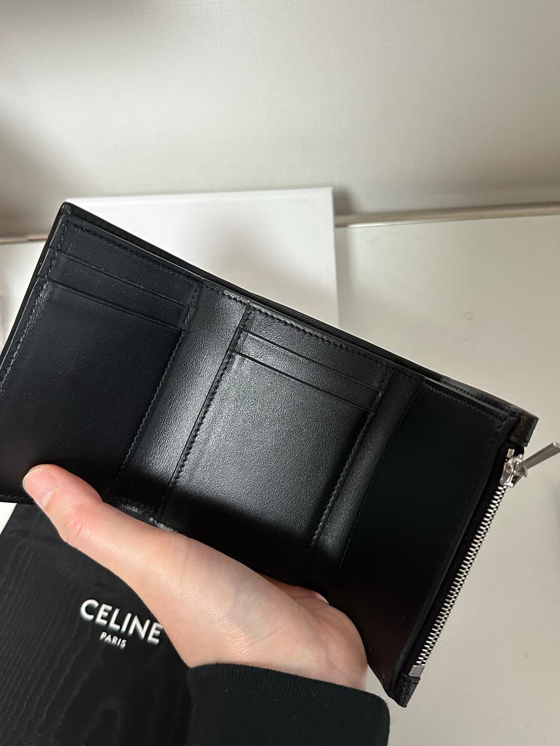 셀린느 파인 스트랩 트리옹프 지갑 상품이미지2