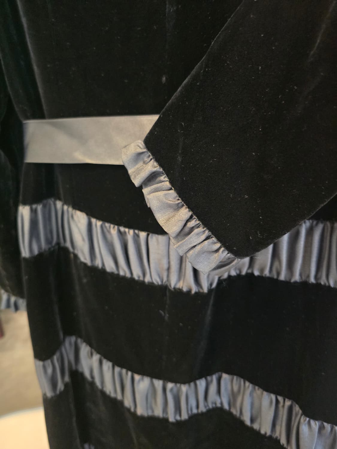 밸벳 리본 주름 원피스 상품이미지5