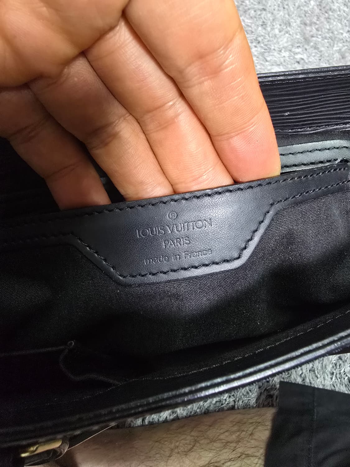 루이비통 에삐 삭플라 PM 토트백 상품이미지8