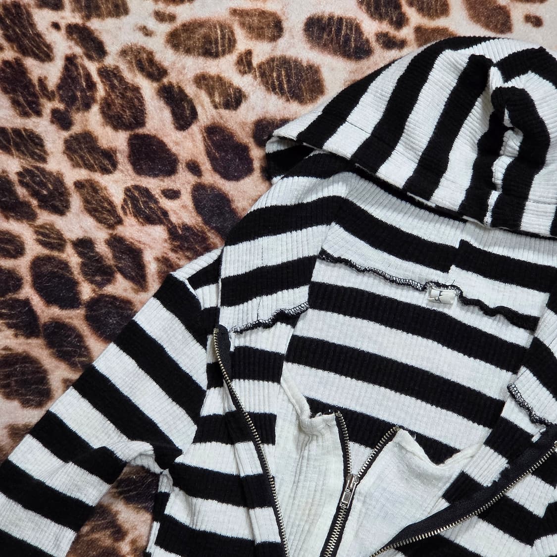 골지 스트라이프 레이어드 니트 후드집업 상품이미지3