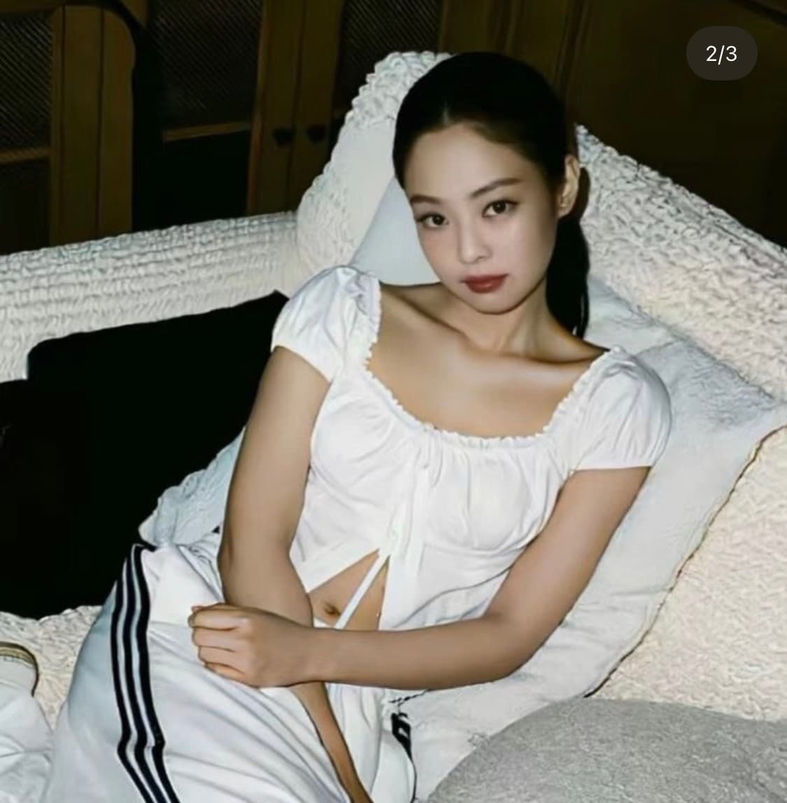 제니착용)러브바이비너스 델핀 보우 탑 상품이미지2