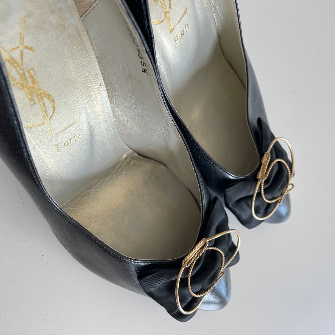 입생로랑 골드 더블 링 새틴 리본 펌프스 구두 힐 상품이미지5