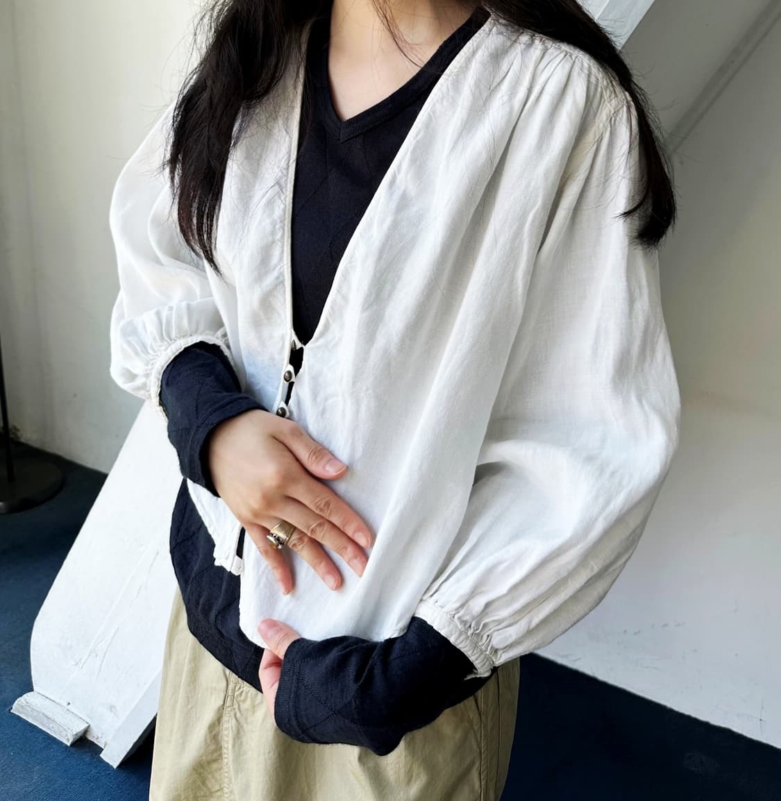 Natural linen design wrap shirt 상품이미지9