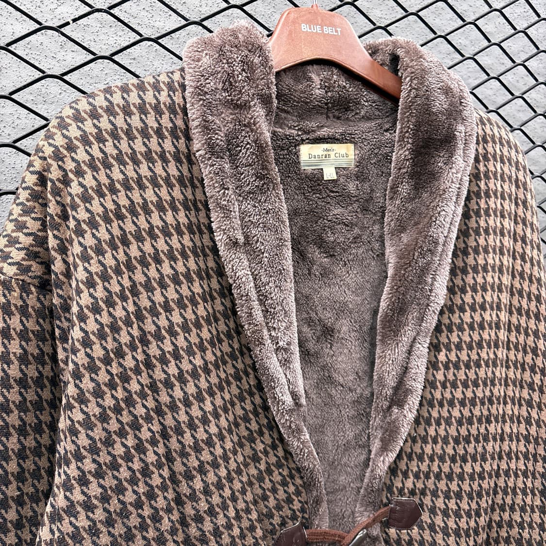 JPN VINTAGE 하운드투스 퍼 하오리자켓 우드 토글 디테일 브라운 상품이미지4