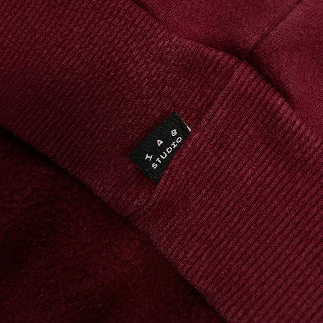 아이앱스튜디오 스펠 로고 코튼 하프집업 마룬 상품이미지5