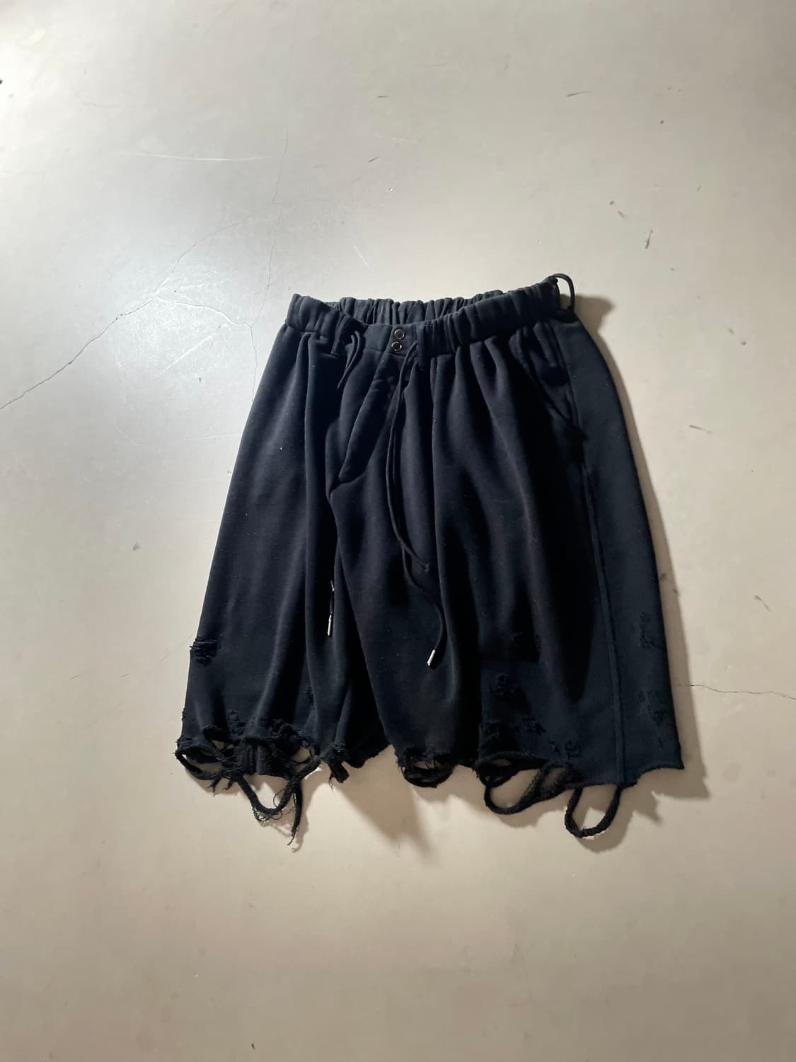 KZ Atelier Distressed Sweat Shorts 상품이미지1