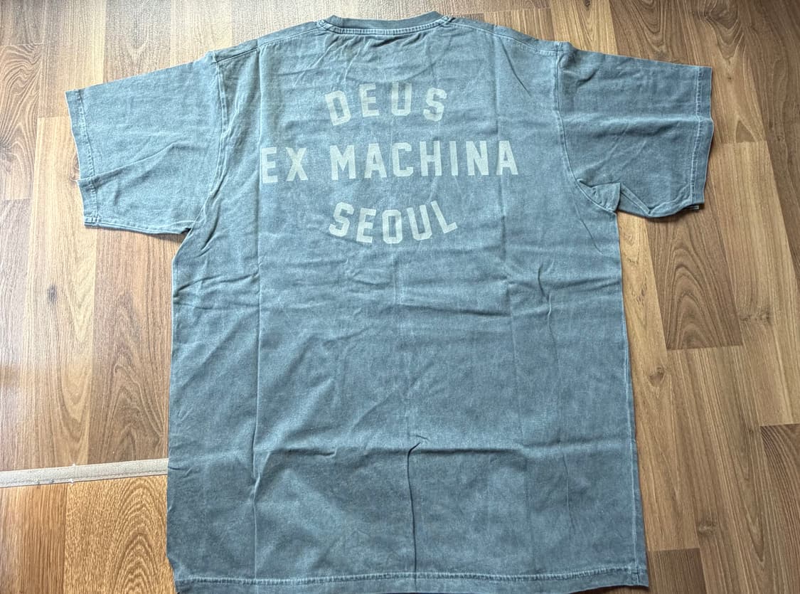 데우스 피그먼트 차콜 반팔티 상품이미지2