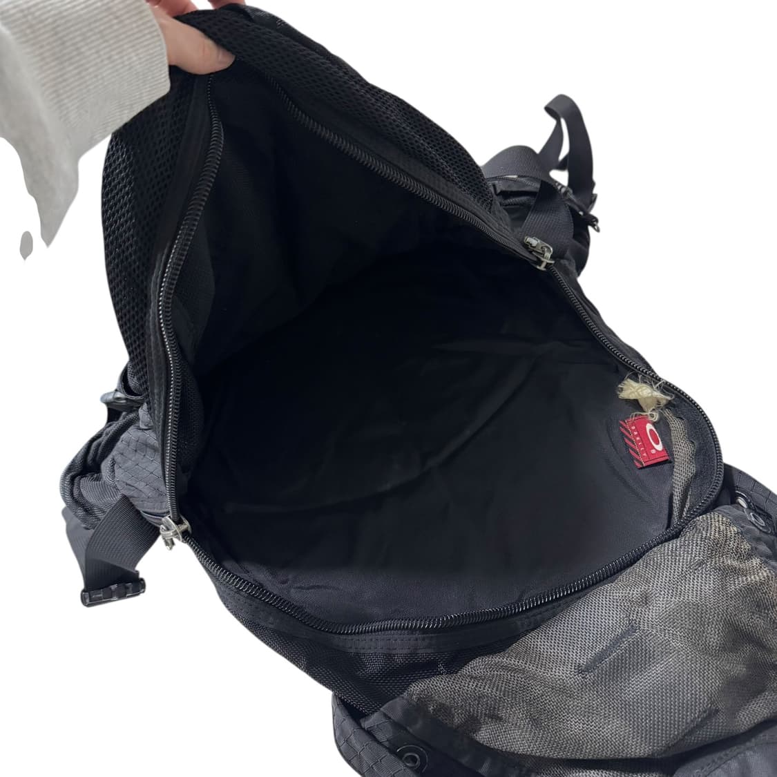 오클리 블랙 아이콘 백팩 상품이미지3