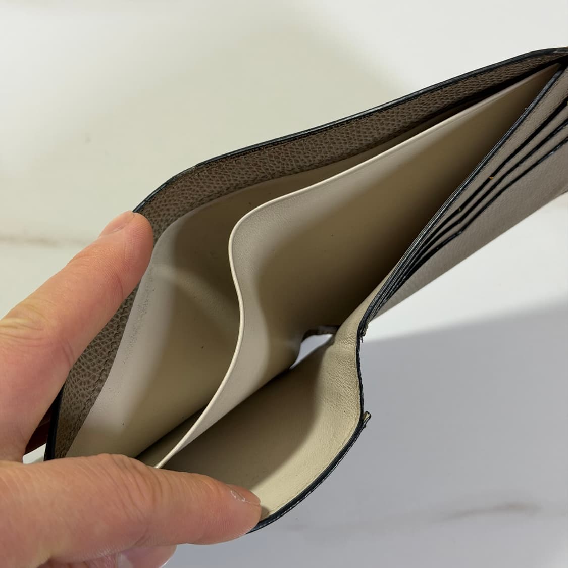 (OS) 발렉스트라 명품 반지갑 탄 올리브 상품이미지5