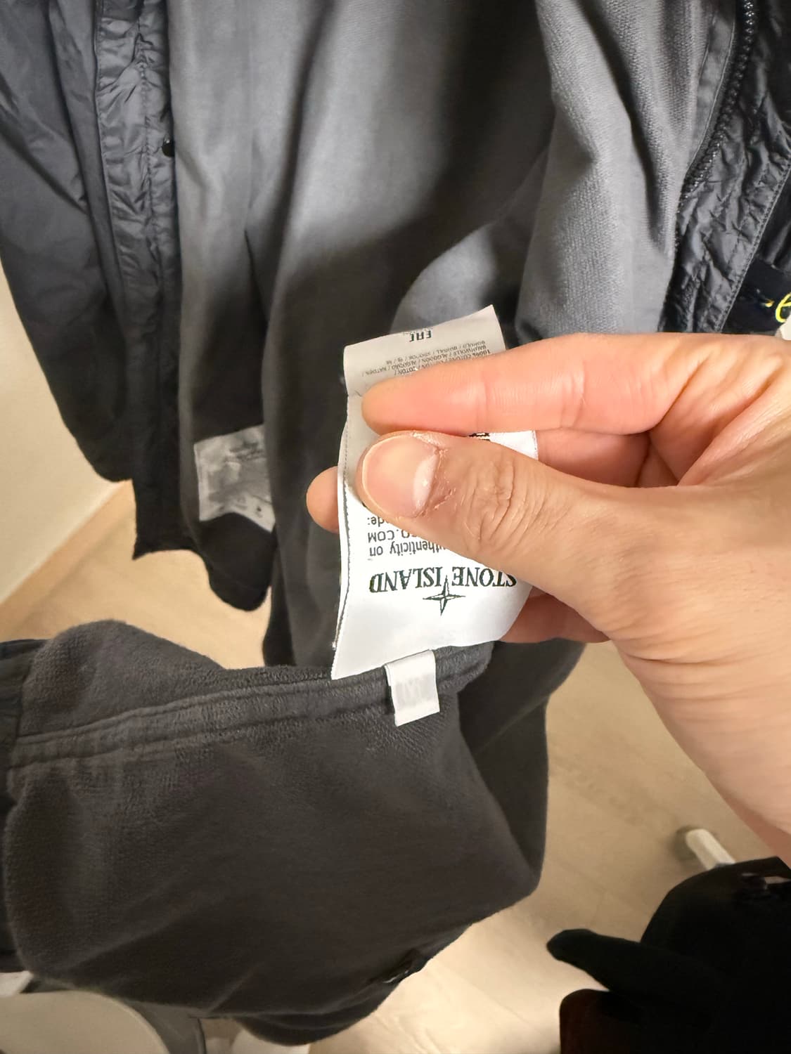 스톤아일랜드 크링클랩스 ny 자켓 블랙 상품이미지3