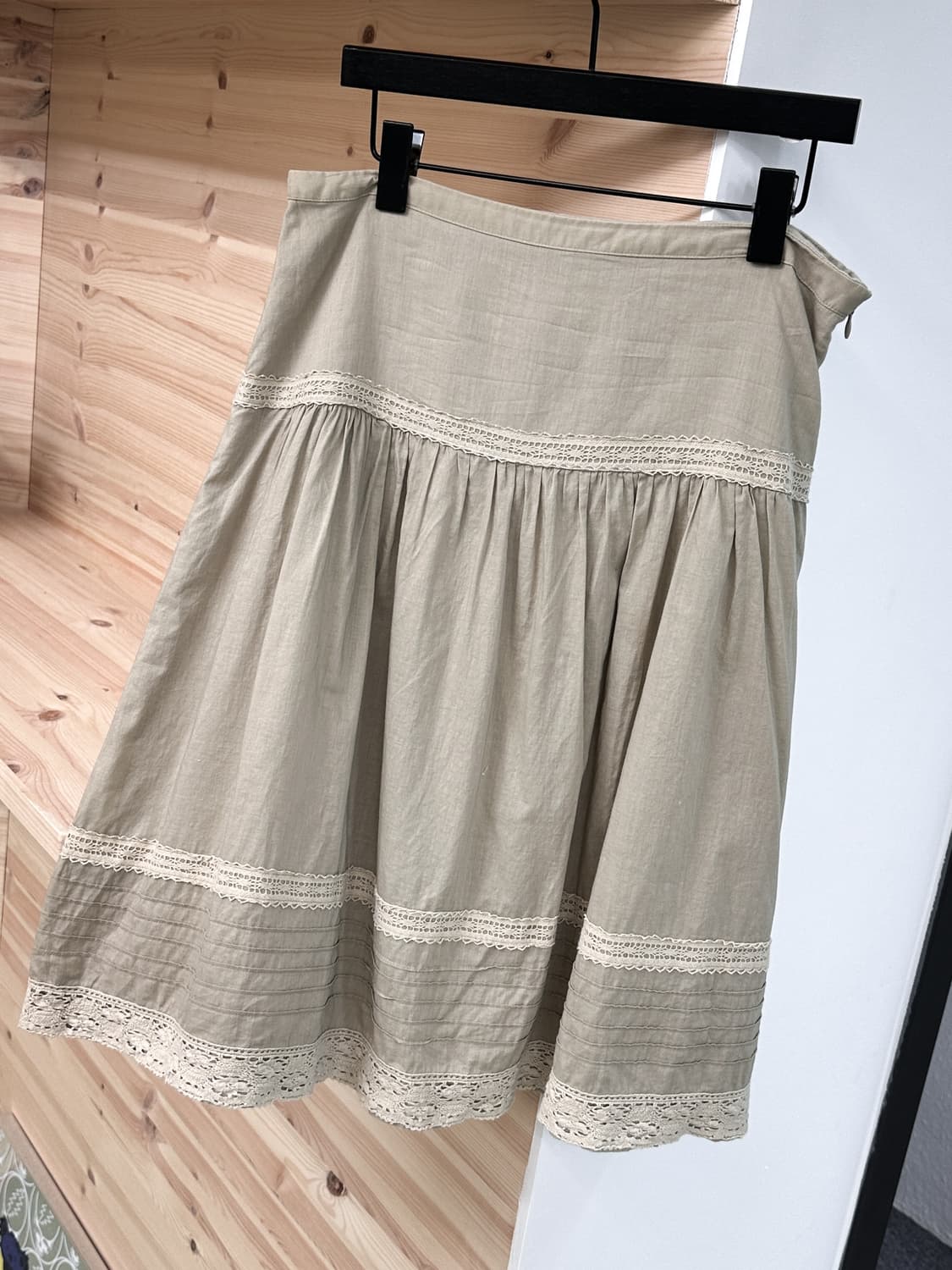 beige lace midi skirt 상품이미지4