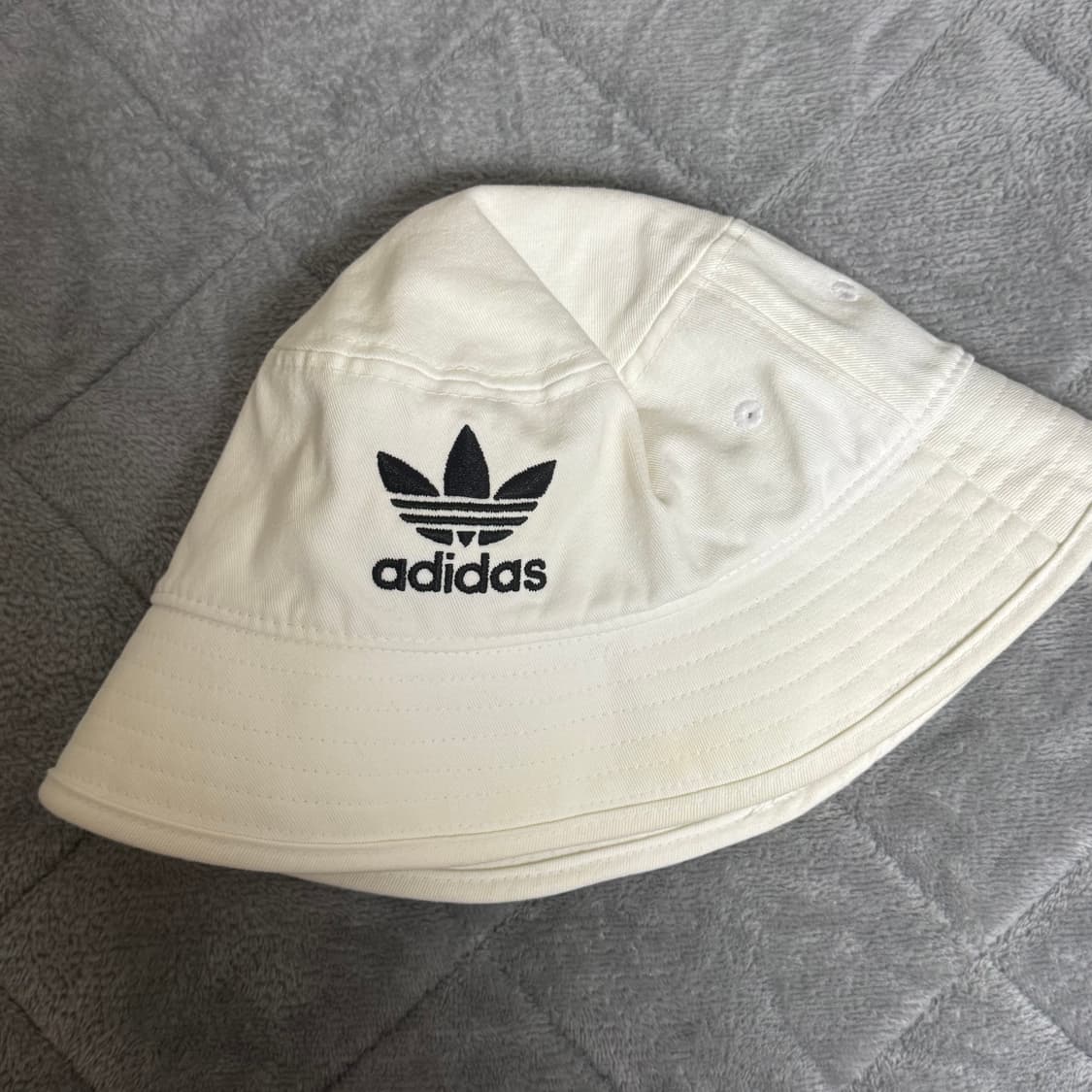 아디다스 벙거지 버킷햇 상품이미지1