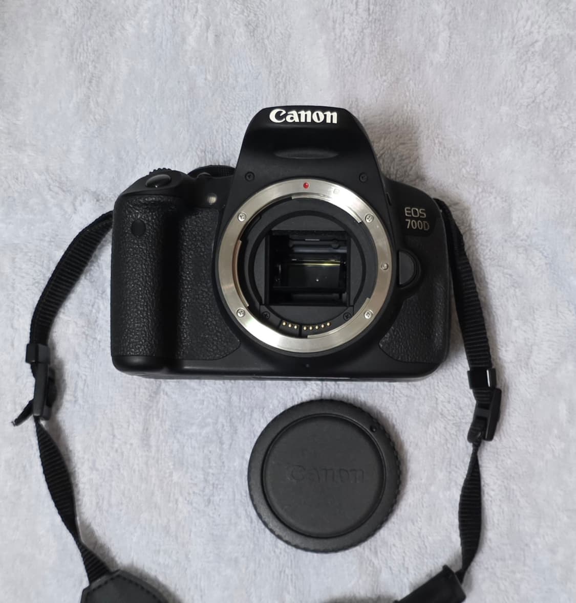 캐논 EOS 700D DSLR 카메라 팝니다. 상품이미지1