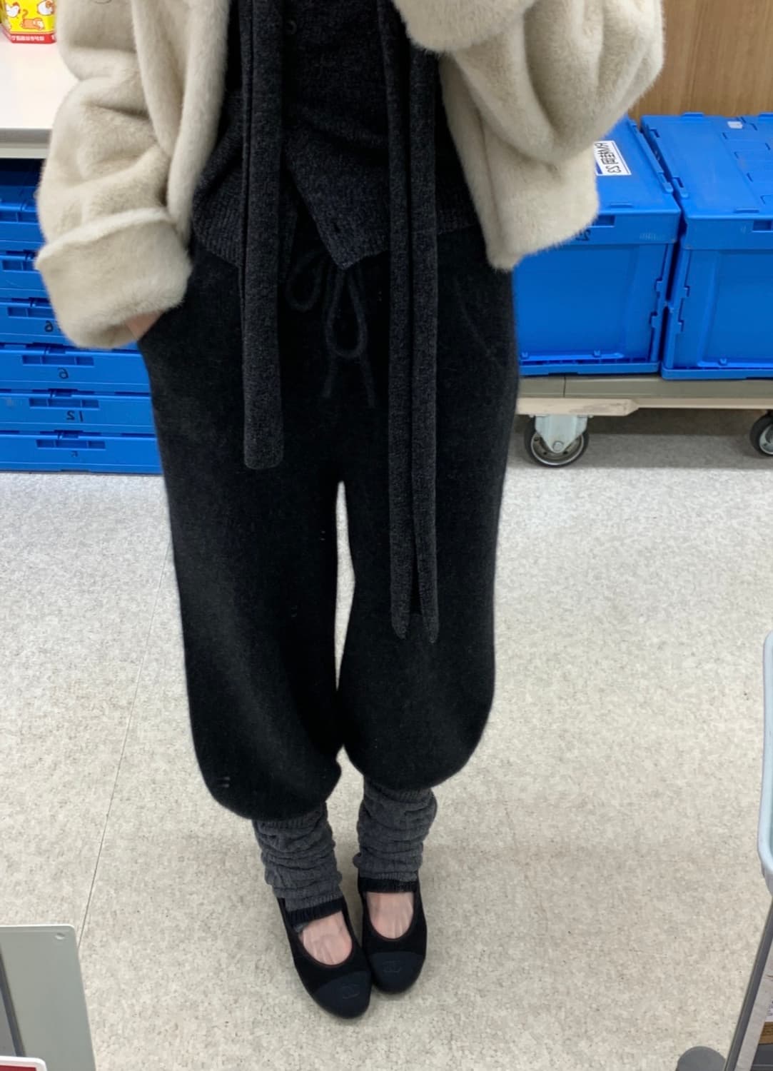 오브제스트 Soft Bloom Raccoon Knit Jogger 차콜 상품이미지2