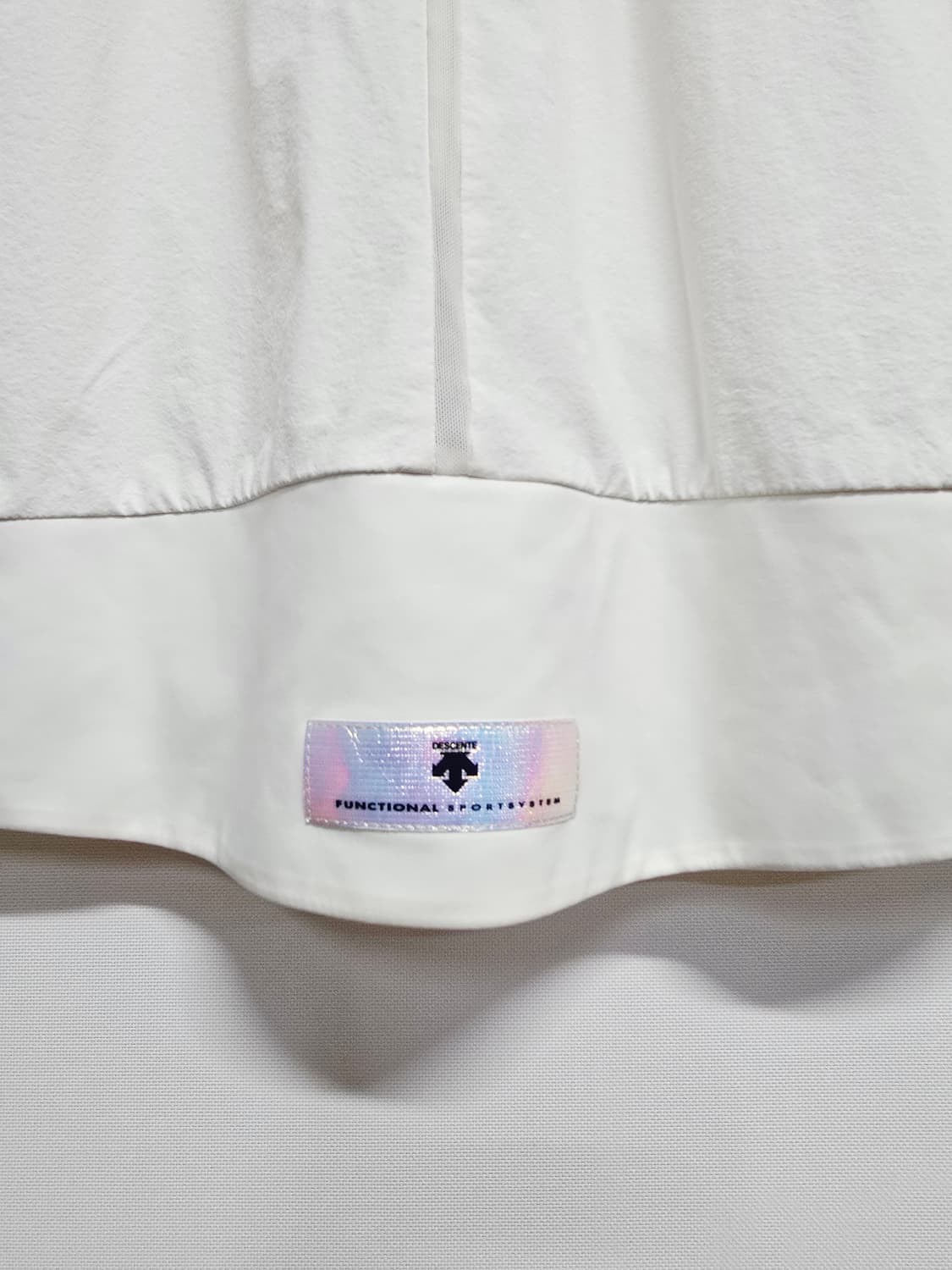 데상트 여성용 화이트 후드 바람막이 상품이미지7