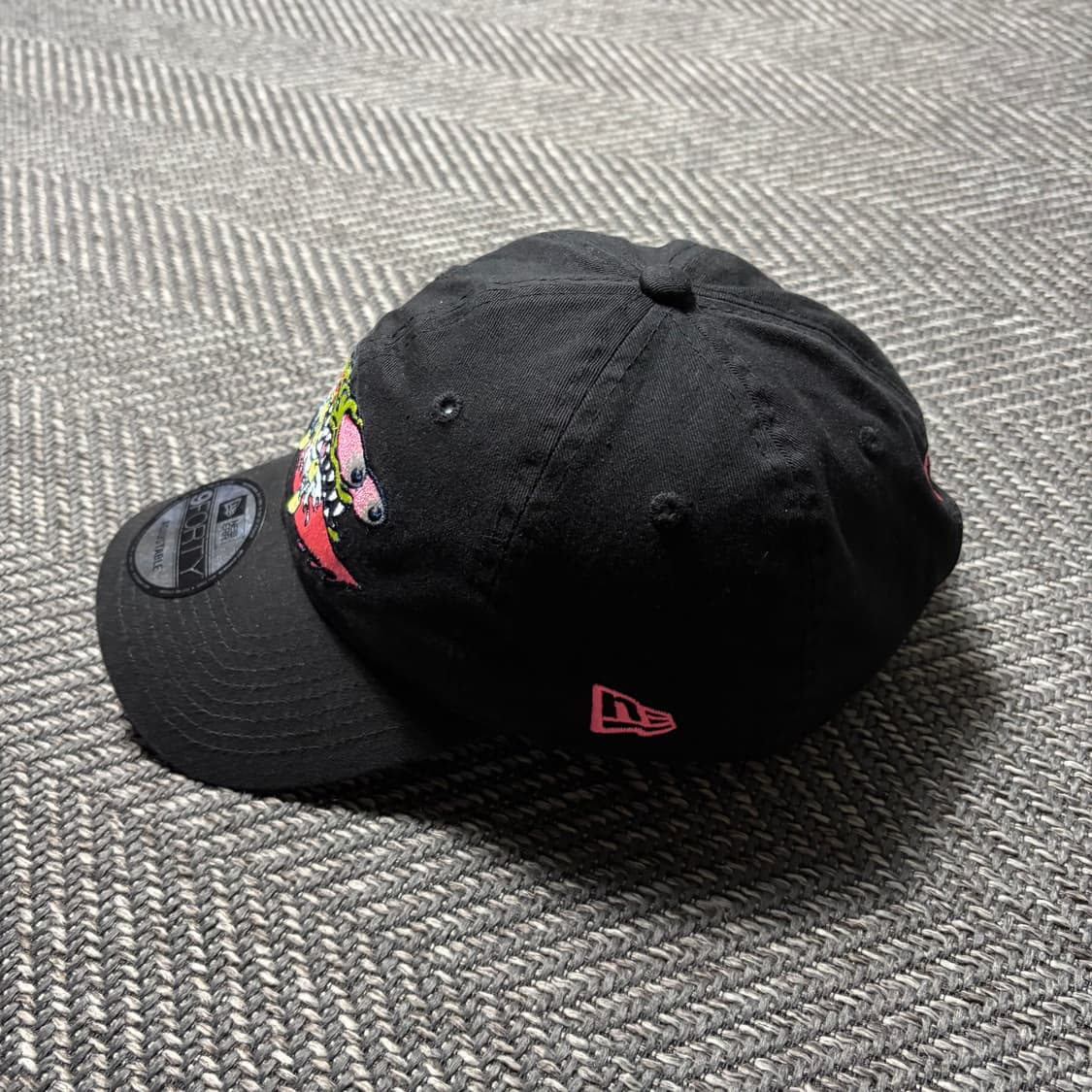뉴에라 9FORTY 블랙 볼캡 드래곤 자수(OS) 상품이미지3
