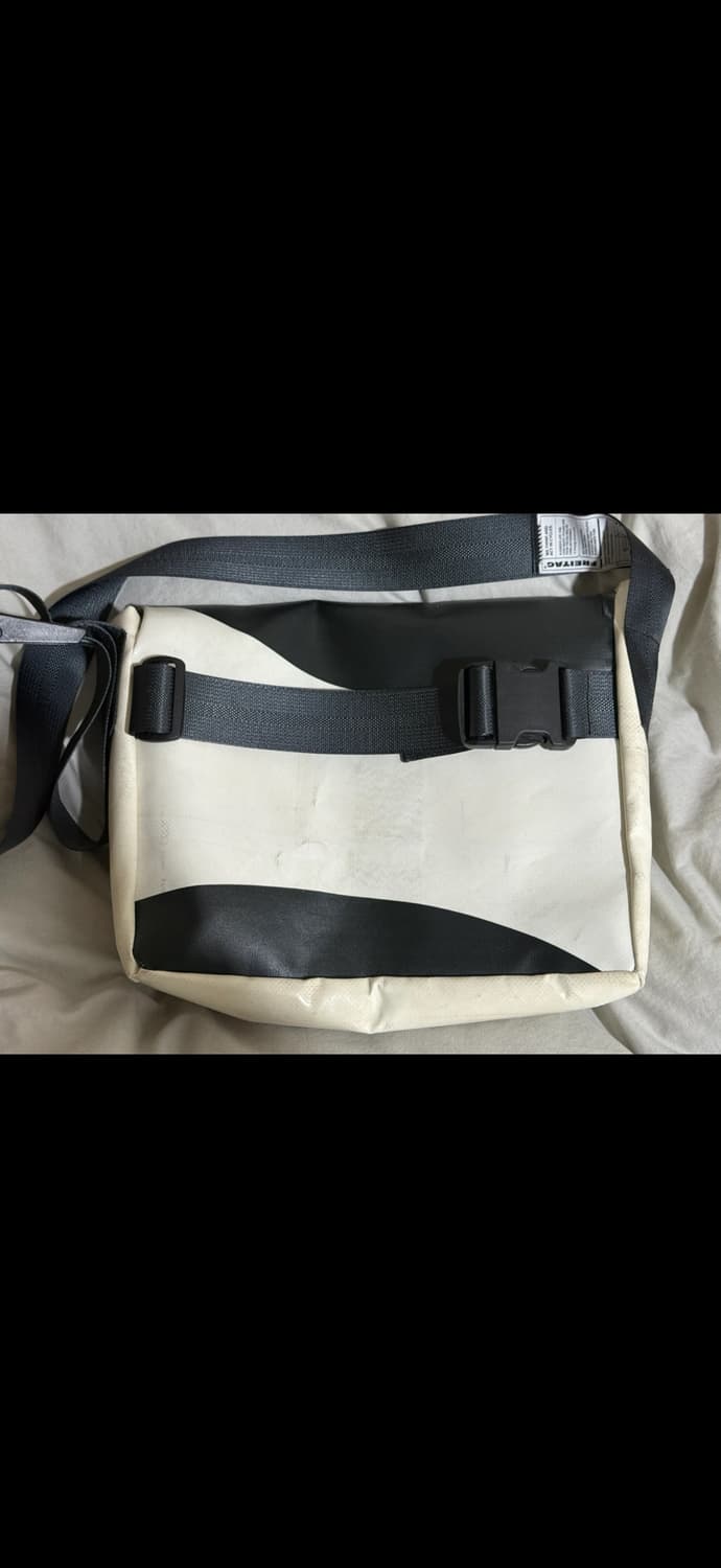 프라이탁 덱스터 흰검 민트텍o 실사용 1회 상품이미지2