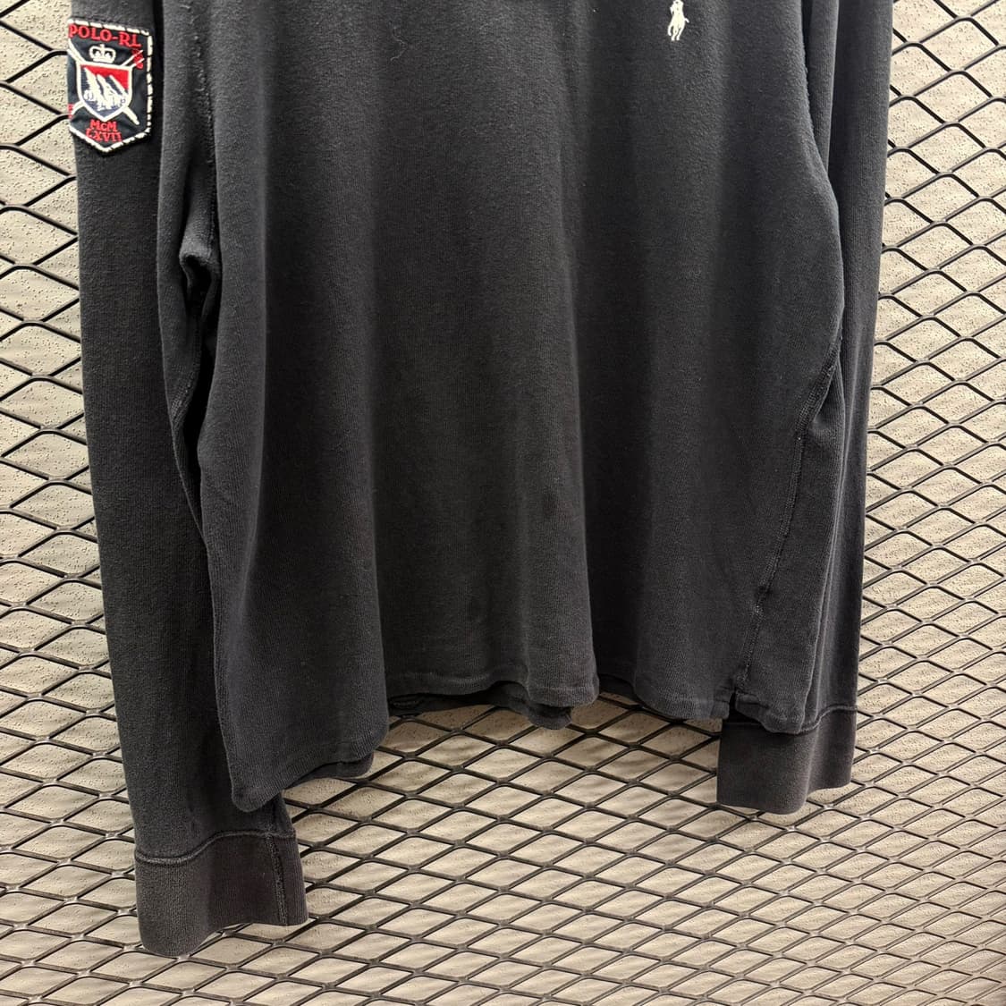 폴로 랄프로렌 코튼 모크넥 니트 포니자수 암패치 디테일 블랙 상품이미지5