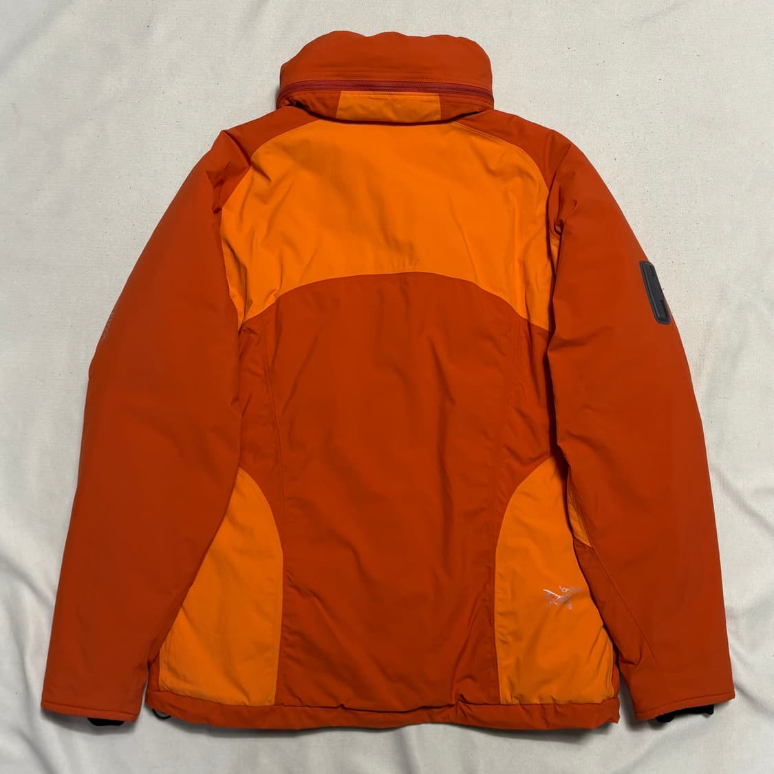 M 아크테릭스 여성용 윈드스토퍼 내장후드 오렌지 아톰 자켓 상품이미지3