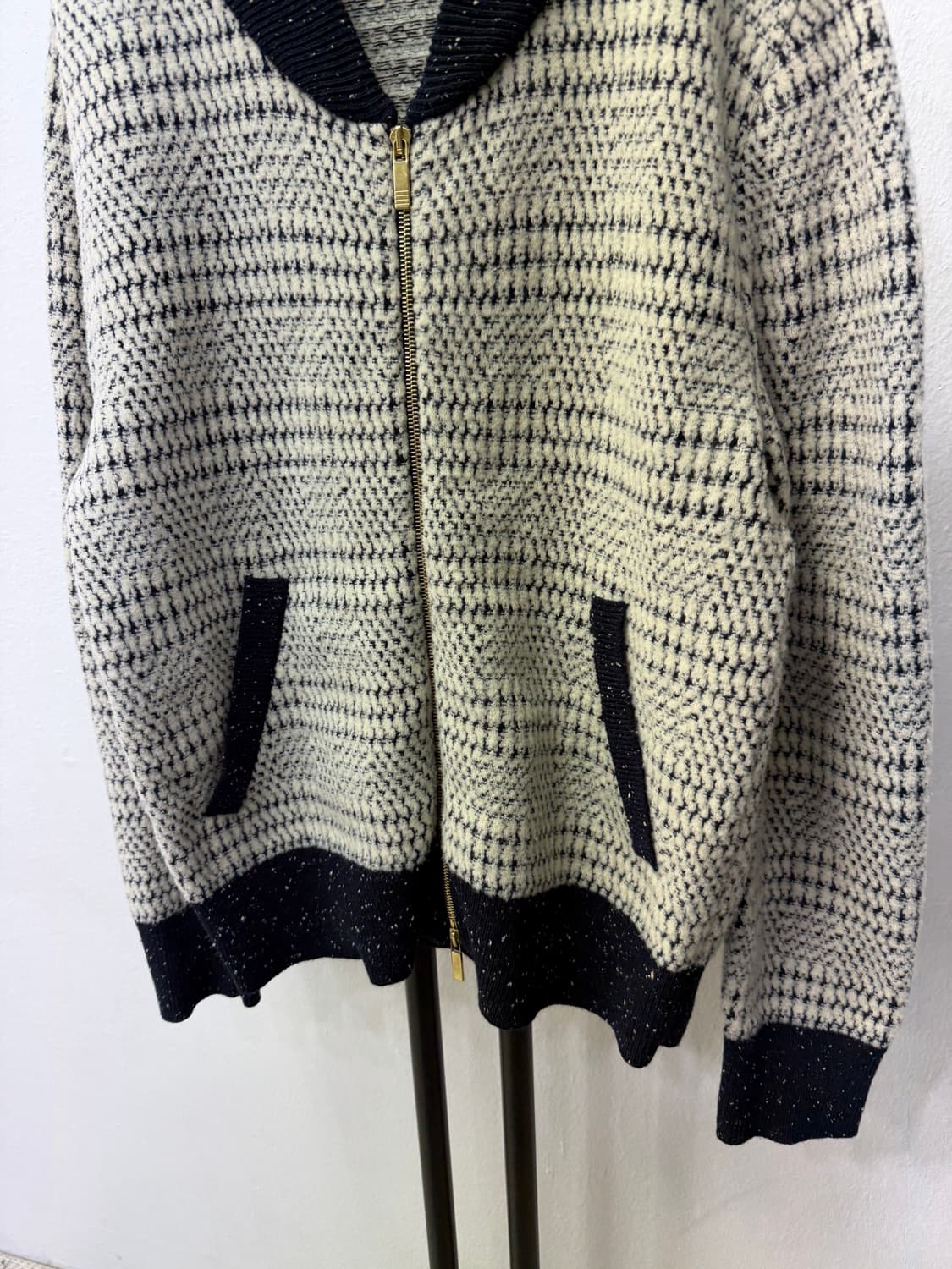 매장판정품) 톰브라운 남성 체크 니트 집업 자켓 2  상품이미지4