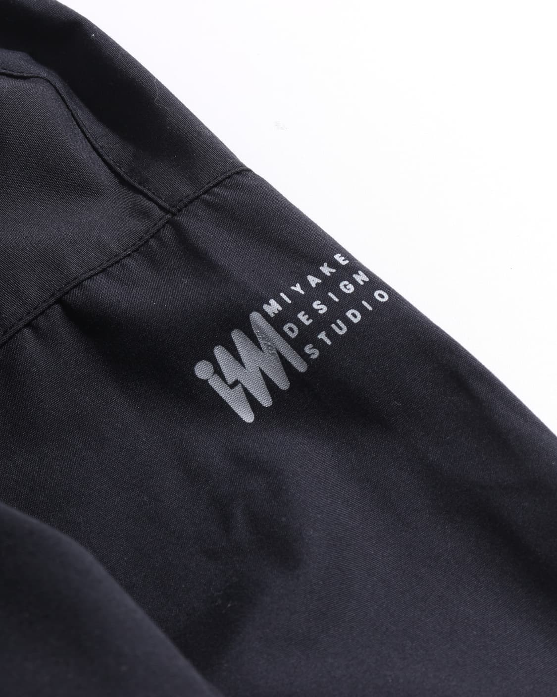 Isseymiyake design studio coat 상품이미지4