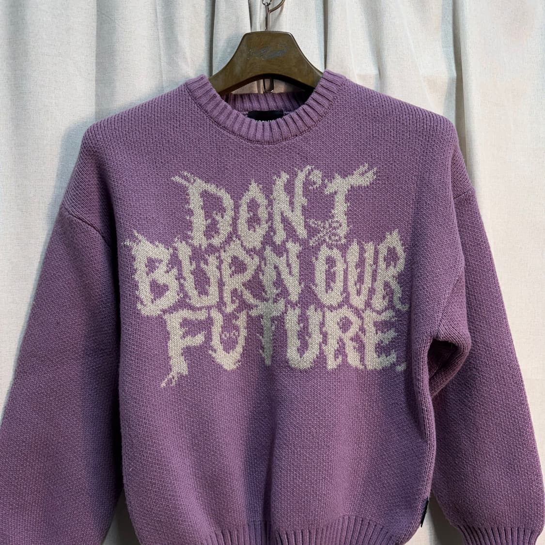 [S] 아조바이아조 DON'T BURN OUR FUTURE 니트 퍼플 상품이미지3