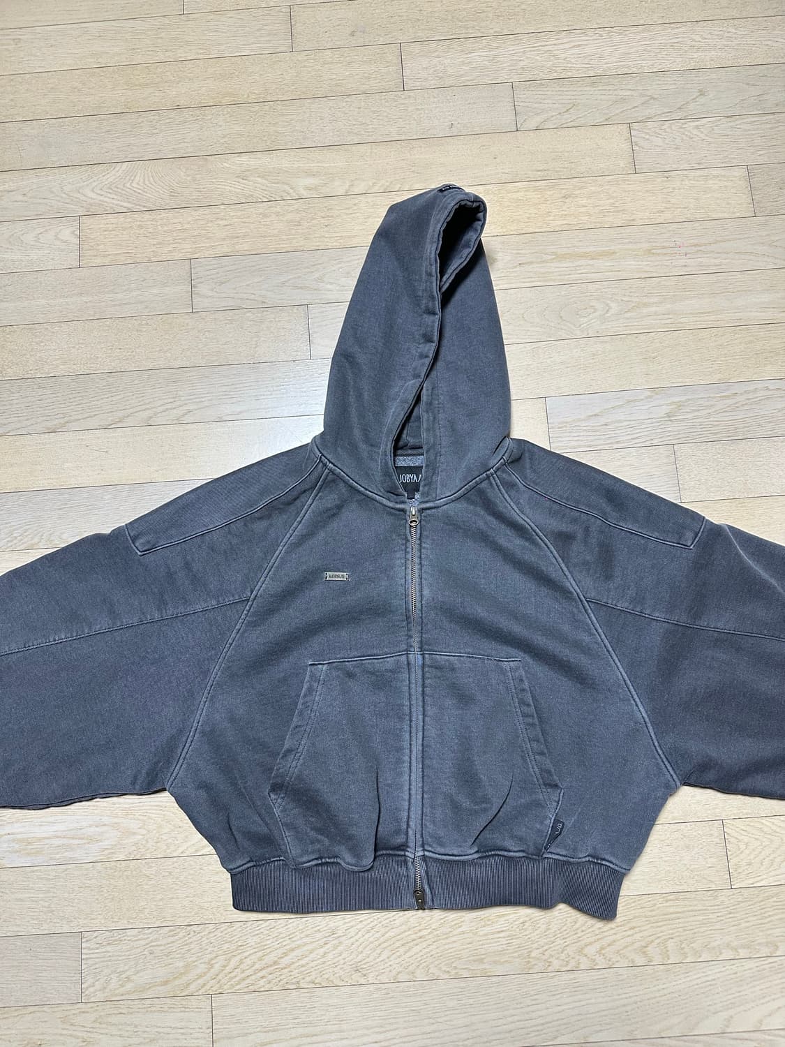 아조바이아조 피그먼트 크롭 후드집업 상품이미지4