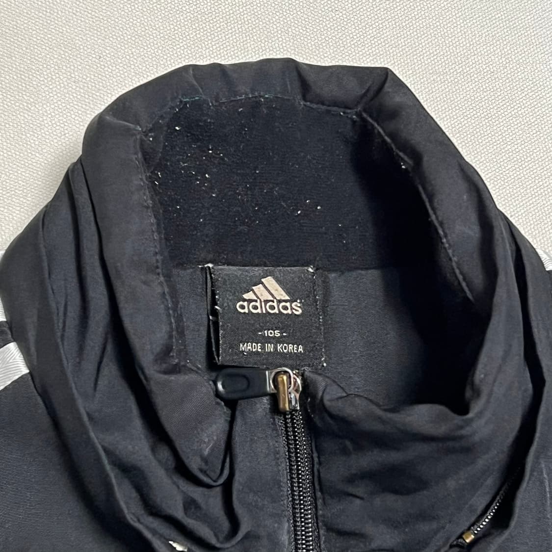 105 아디다스 블랙 삼선 패딩 점퍼 상품이미지4