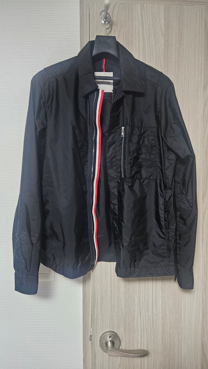 몽클레어 삼선 스트라이프 블랙 바람막이 상품이미지1