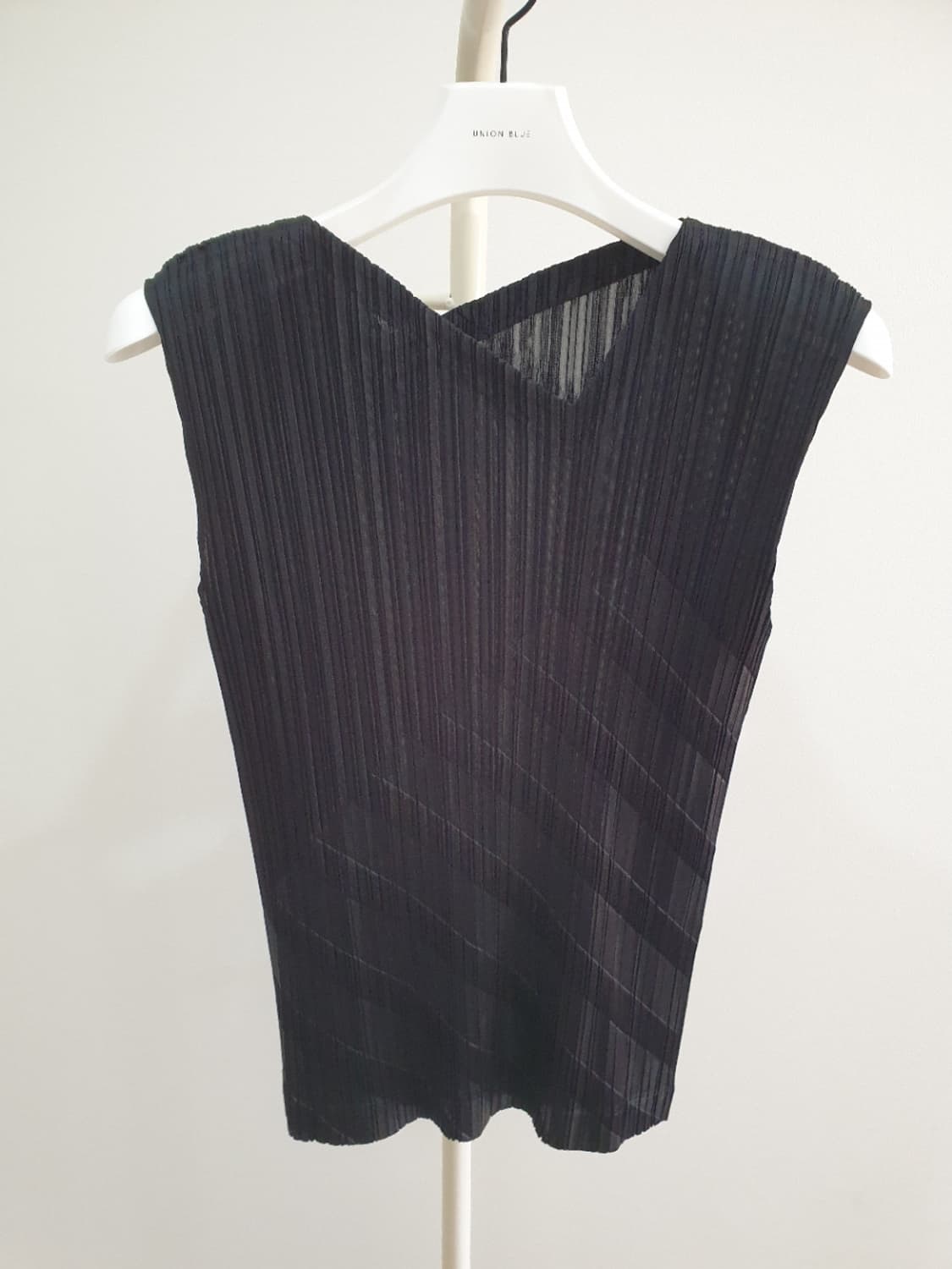 이세이미야케 플리츠플리즈 상의 상품이미지1