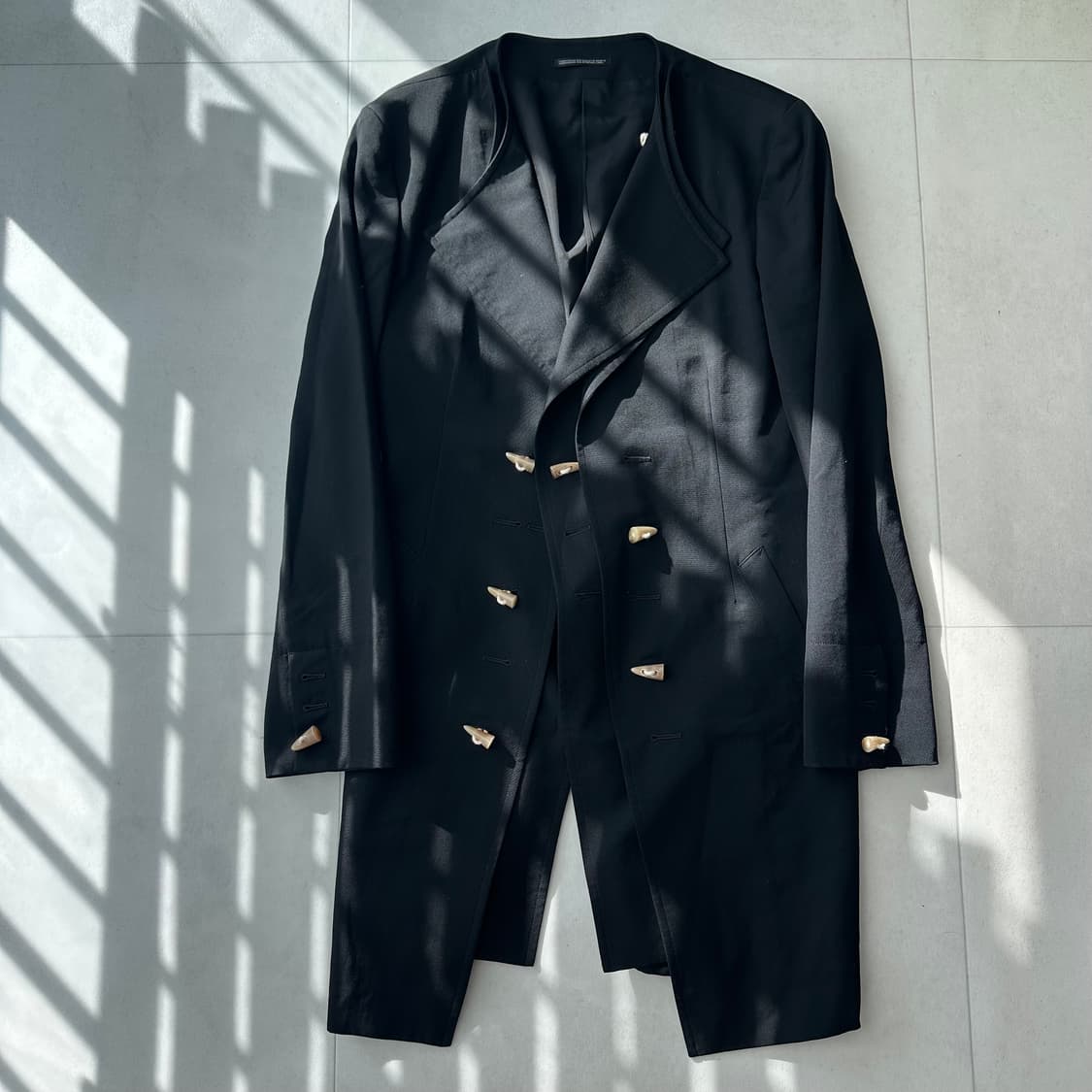 12aw 요지야마모토 어태쳐블 토글 블레이져 상품이미지2