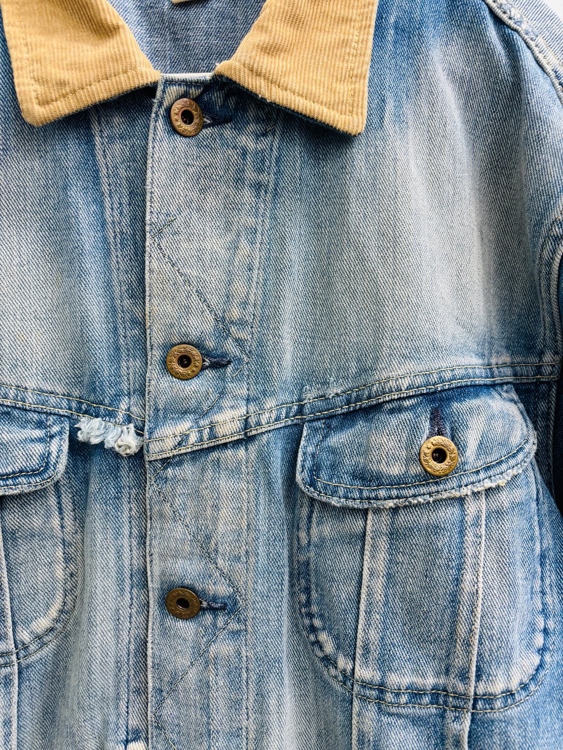 데님앤서플라이 코듀로이 카라 디스트로이드 데님 자켓 상품이미지3