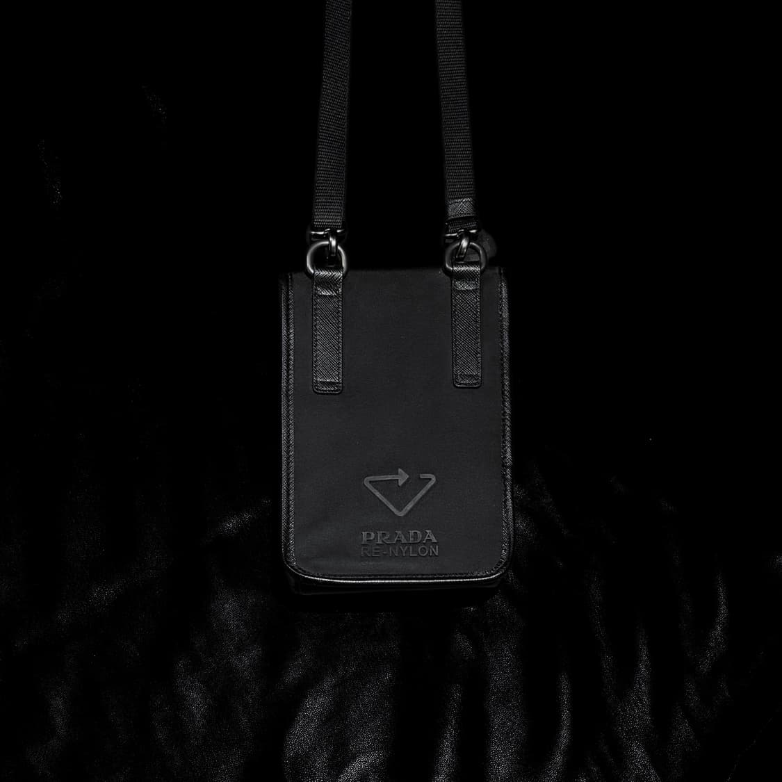 프라다 사피아노 리나일론 스트랩 폰 케이스백 블랙 상품이미지2