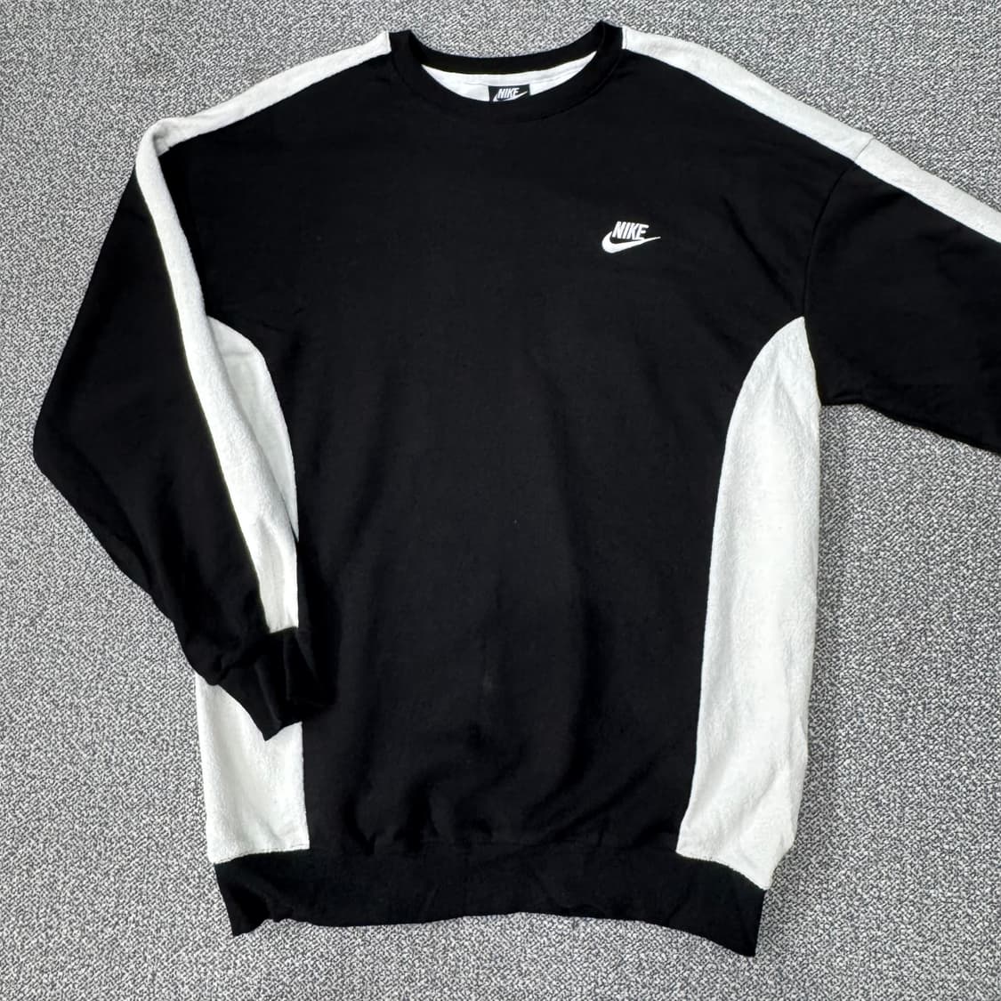 나이키 맨투맨 상품이미지1