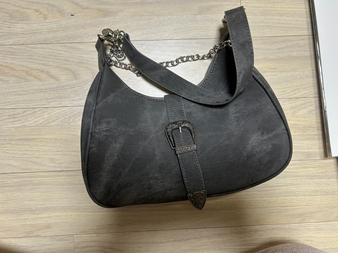 카디앤코 빈티지 체인 스톤워싱 숄더백 그레이 상품이미지3