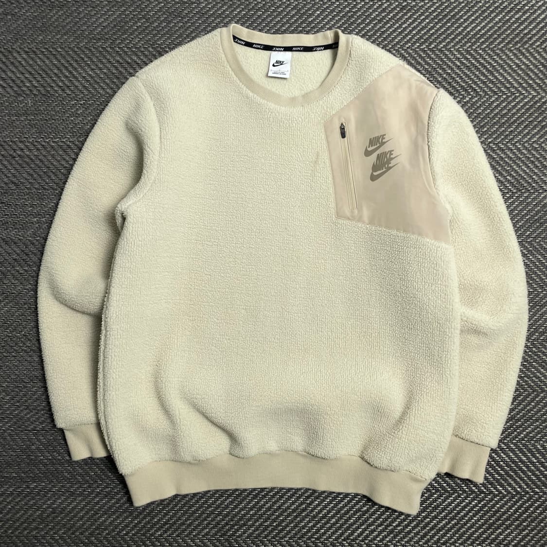 나이키 에어 스우시 멀티로고 플리스 맨투맨o 5335 상품이미지2