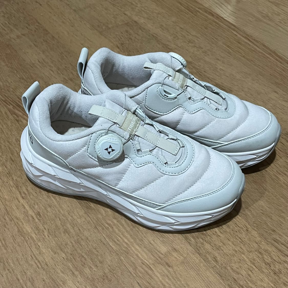 네파 이젠벅 다이얼 패딩 운동화 250 상품이미지1