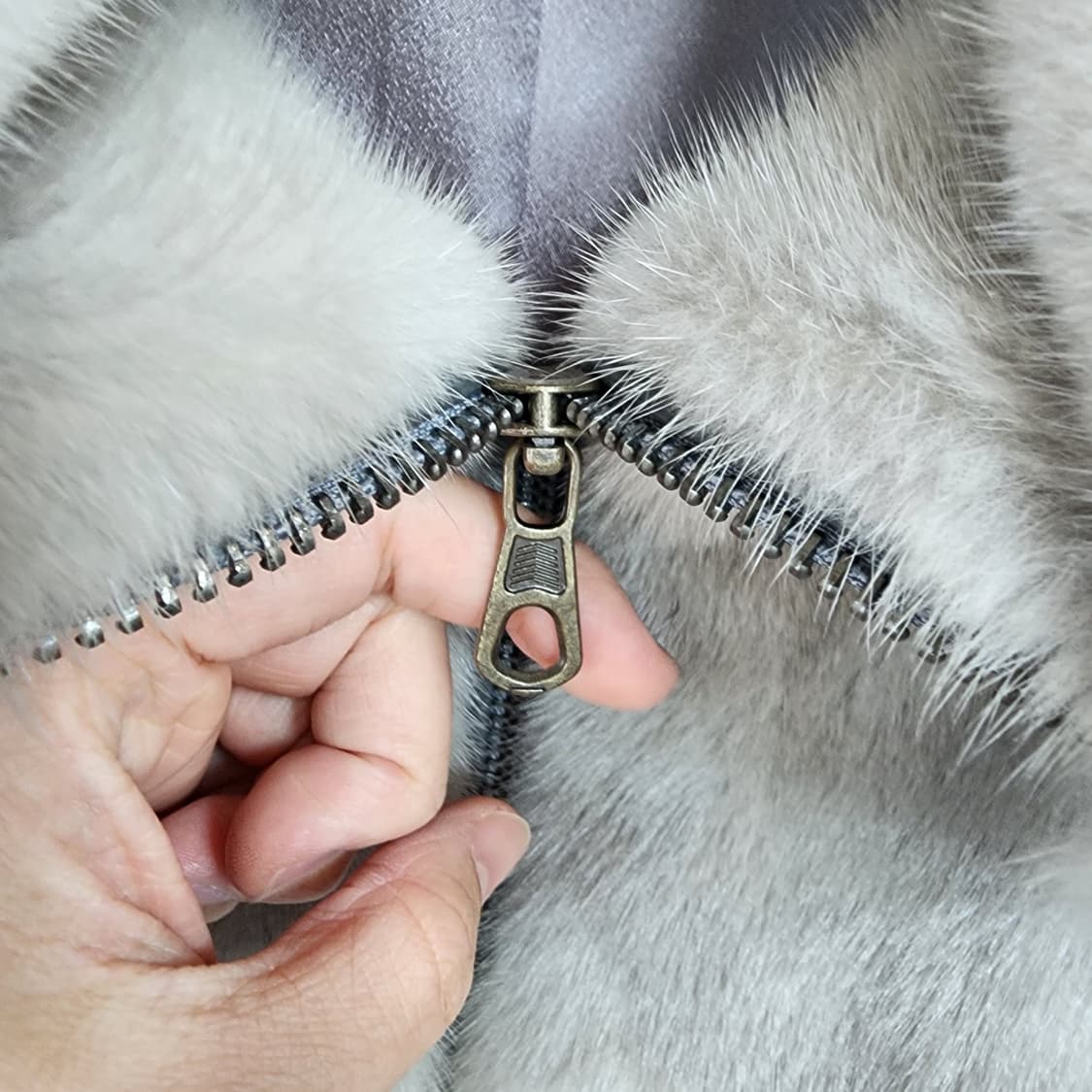 루디아 사파이어 밍크 코트 상품이미지3