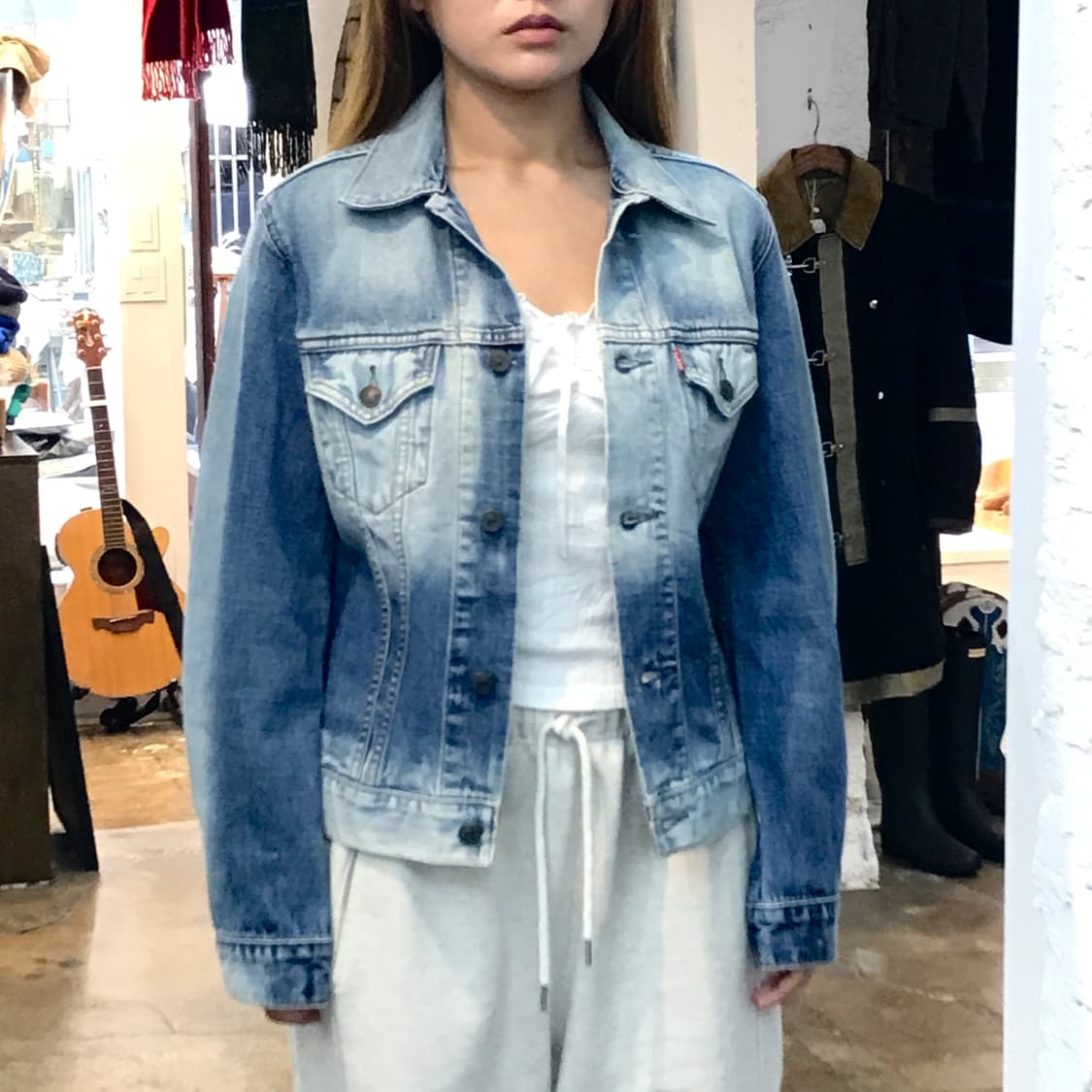 리바이스 레드탭 하드 워시드 데님 트러커 자켓 여성 55 사이즈  상품이미지6