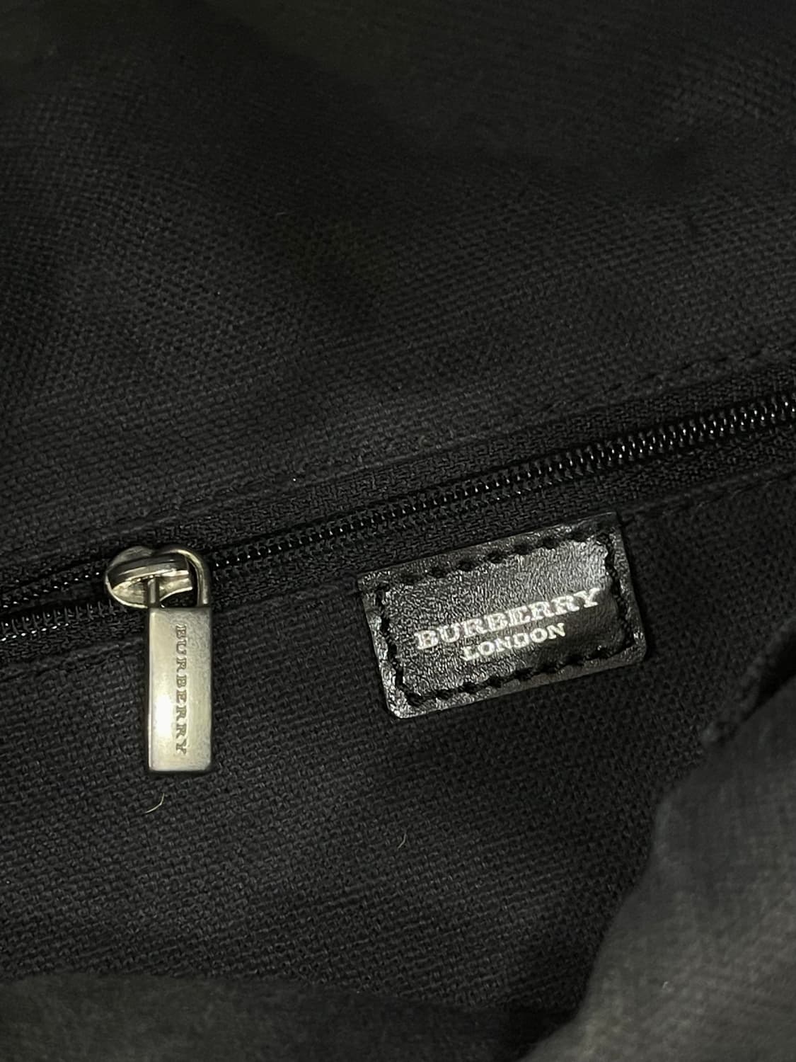 정품) 버버리 숄더백 상품이미지8