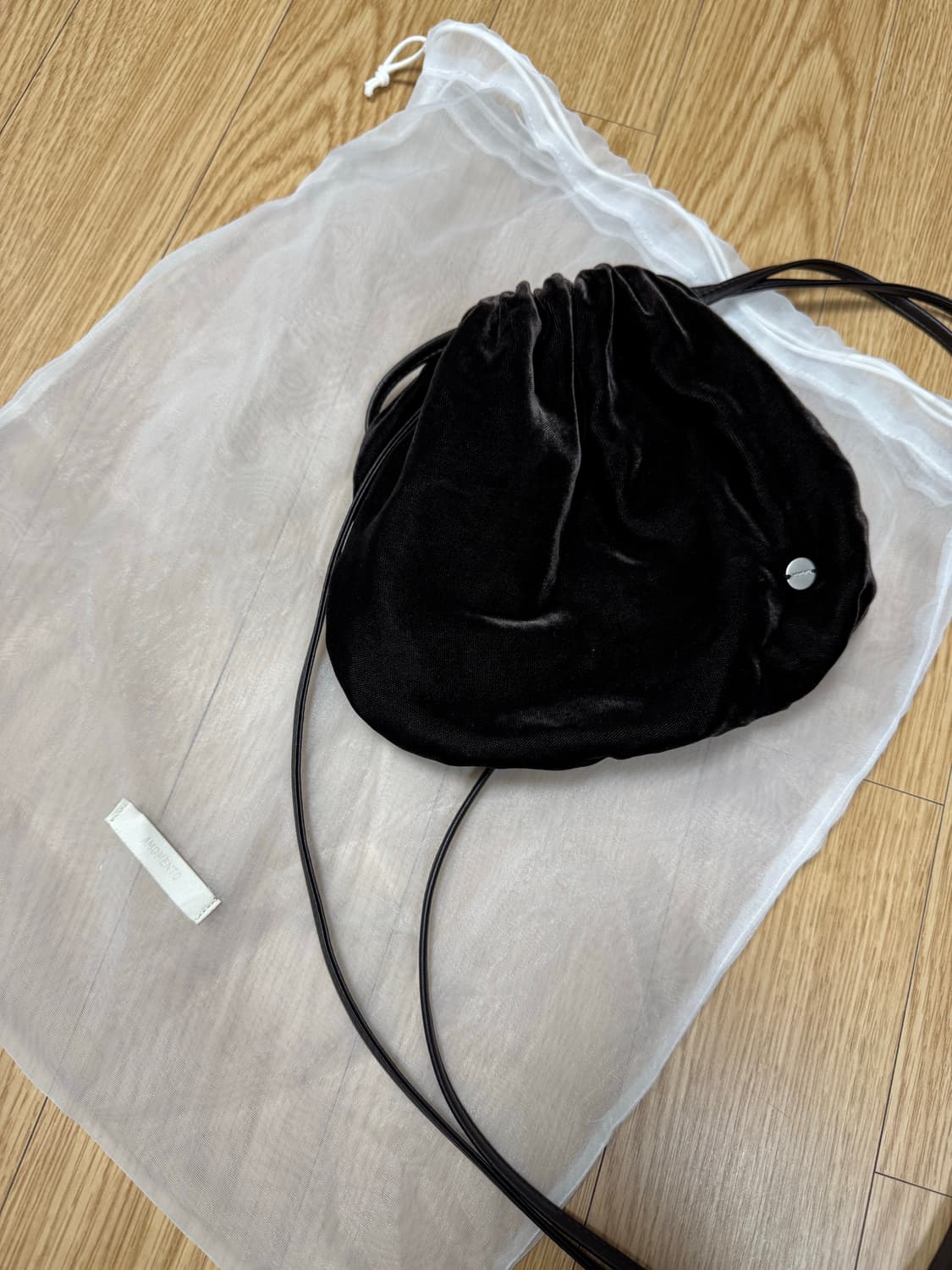 아모멘토 벨벳 미니 백 다크브라운 상품이미지8