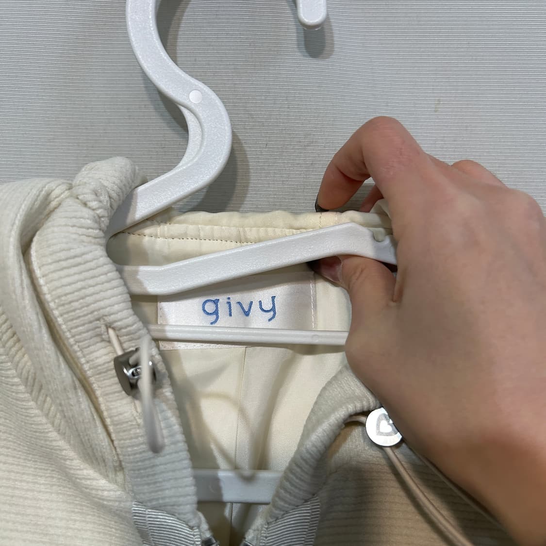 기비 2024 니트 집업 55 상태최상 상품이미지2