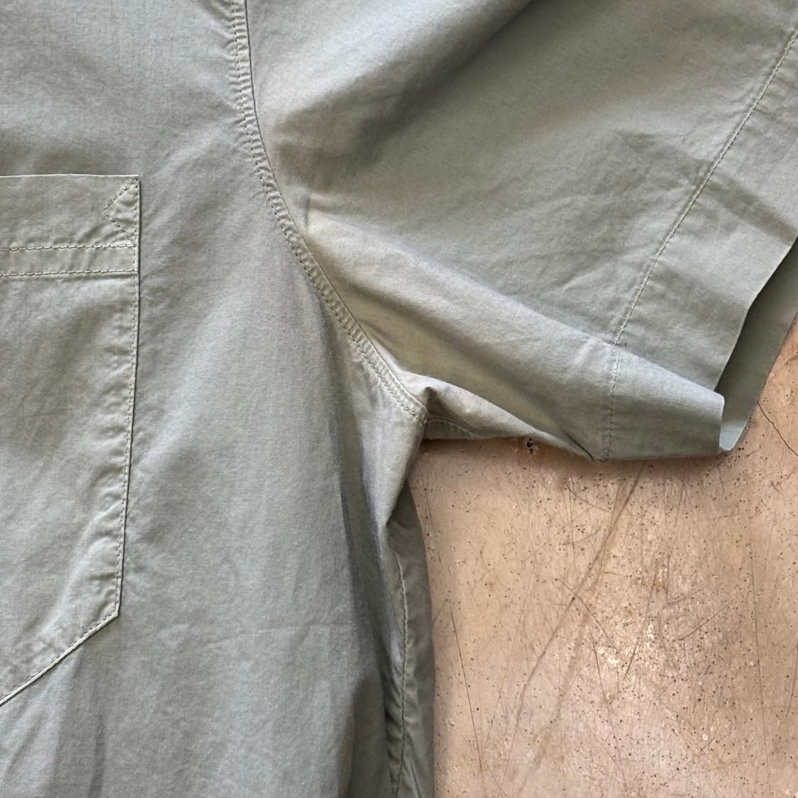 100 스톤아일랜드 카키 반팔셔츠 상품이미지7