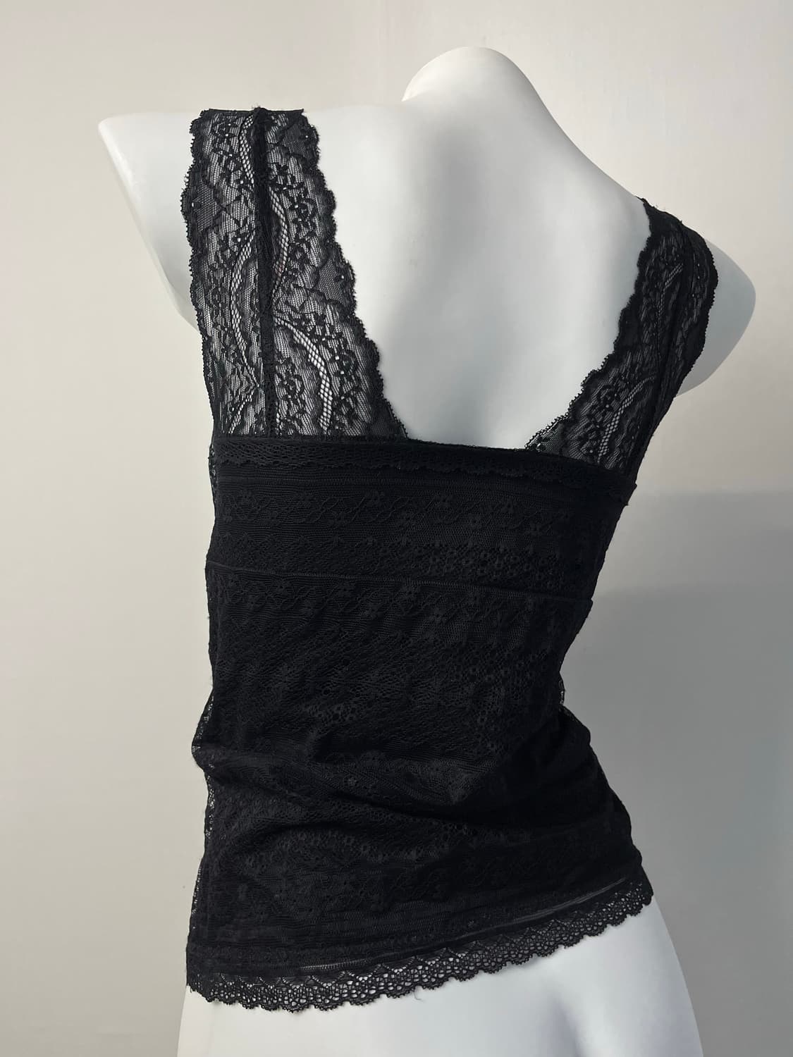 Heather 레이스 블랙 나시 상품이미지3