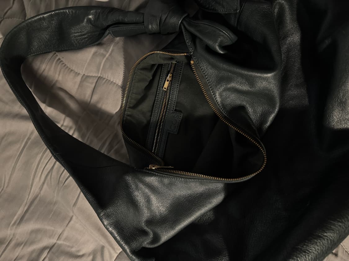 코스 다크그린 레더백 상품이미지2