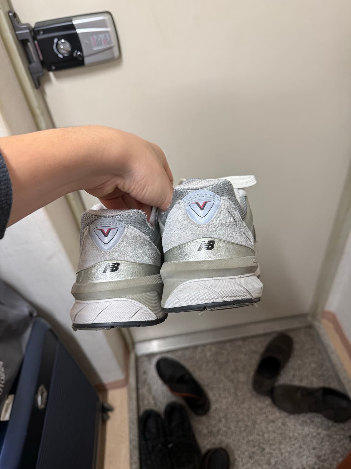 뉴발란스 990v5 그레이 상품이미지4