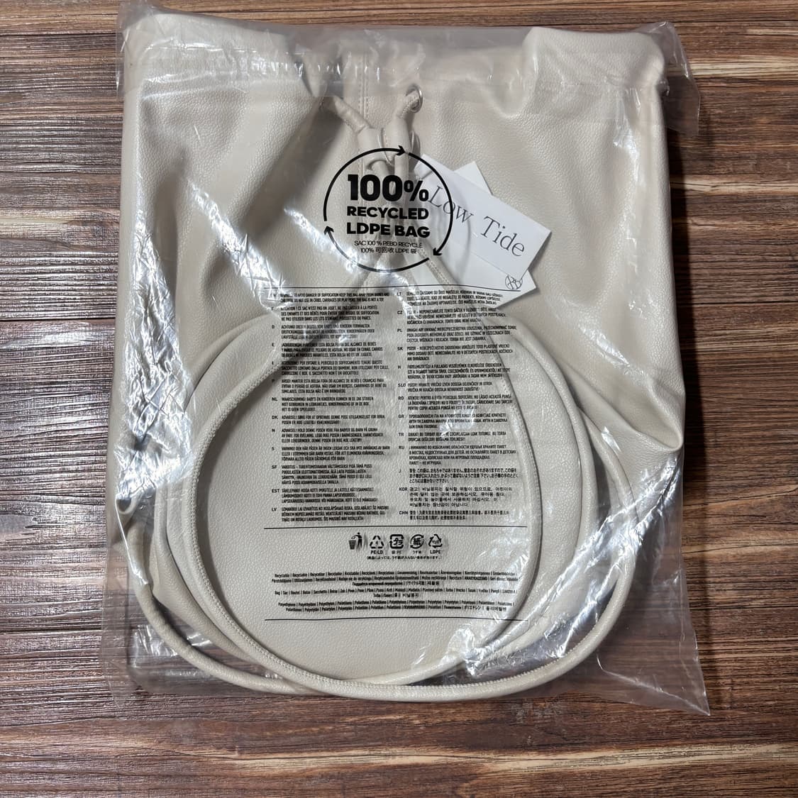 새상품) 로우타이드 가방 CYLINDER BAG 아이보리 상품이미지9