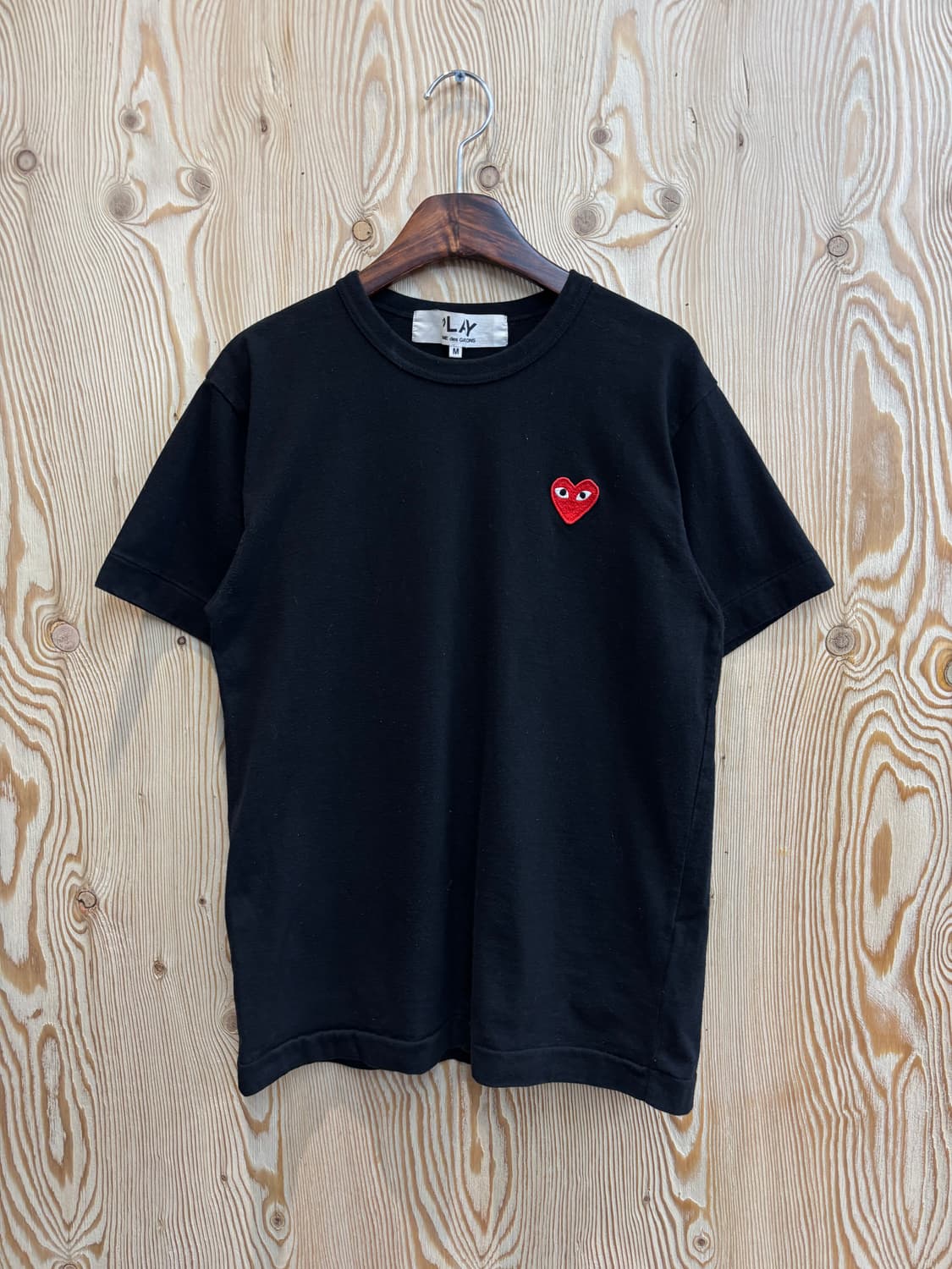 꼼데가르송 레드 하트 와펜 반팔 티셔츠 상품이미지1