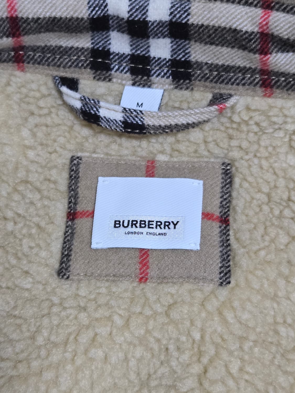 [M] 버버리 칼모어 양털자켓 상품이미지3