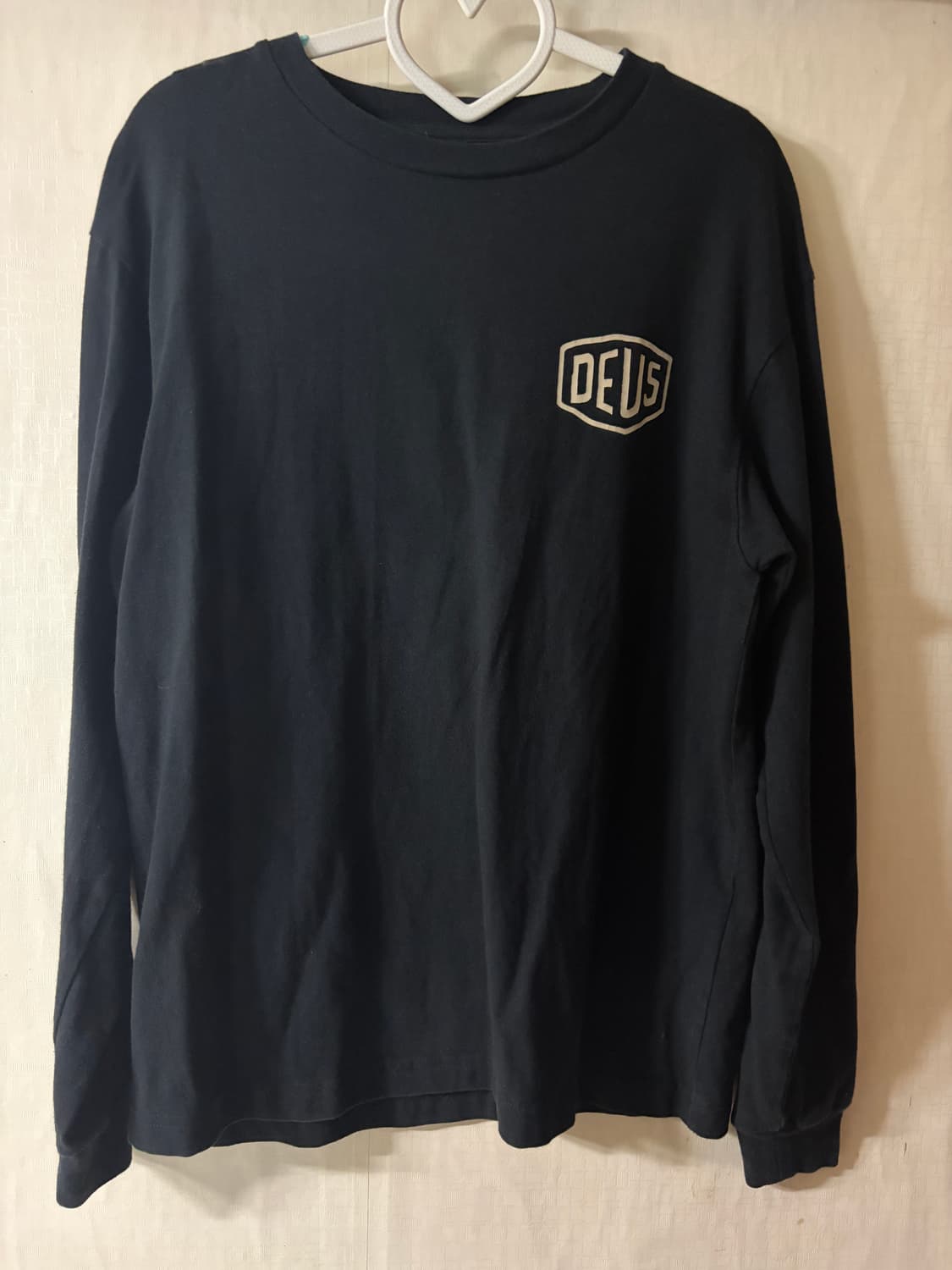 데우스 엑스 마키나 서울 컬리지 롱슬리브 티셔츠 블랙 상품이미지2